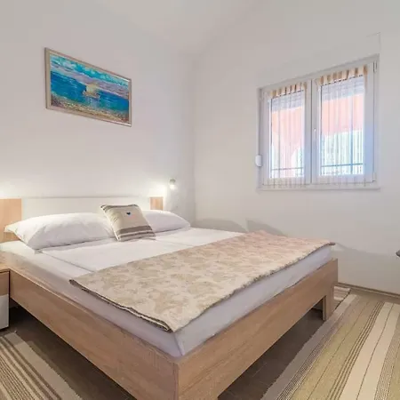 Apartament Vir Vir